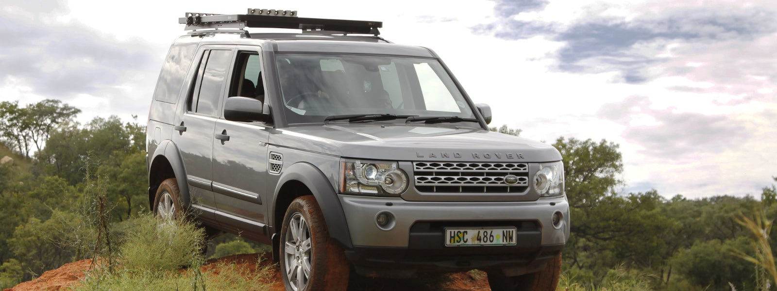 Land Rover Brakes: Silver Land Rover Discovery 4 SDV6 S
