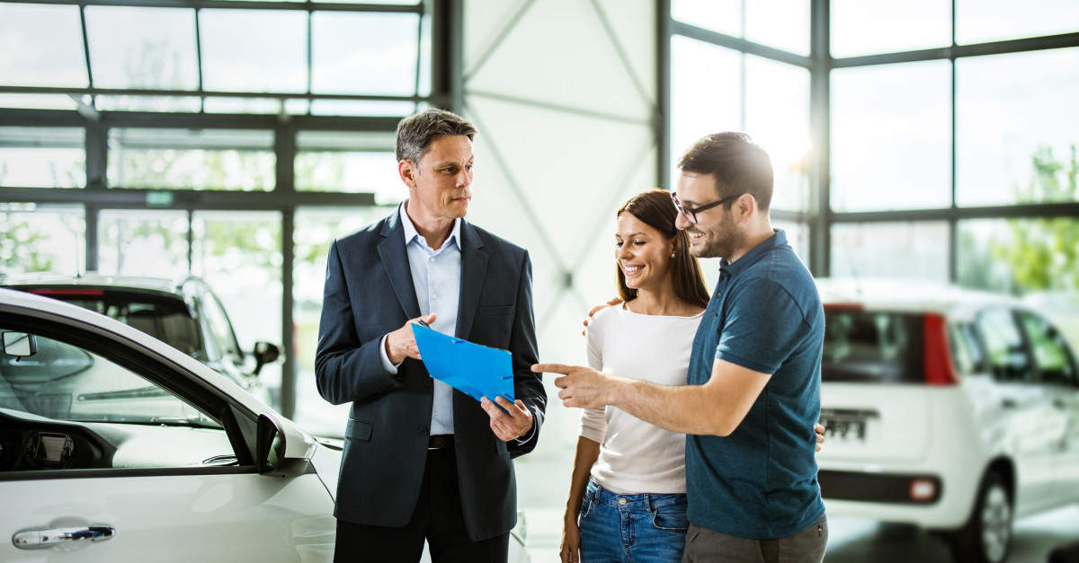 is it a good time to buy a new car in canada